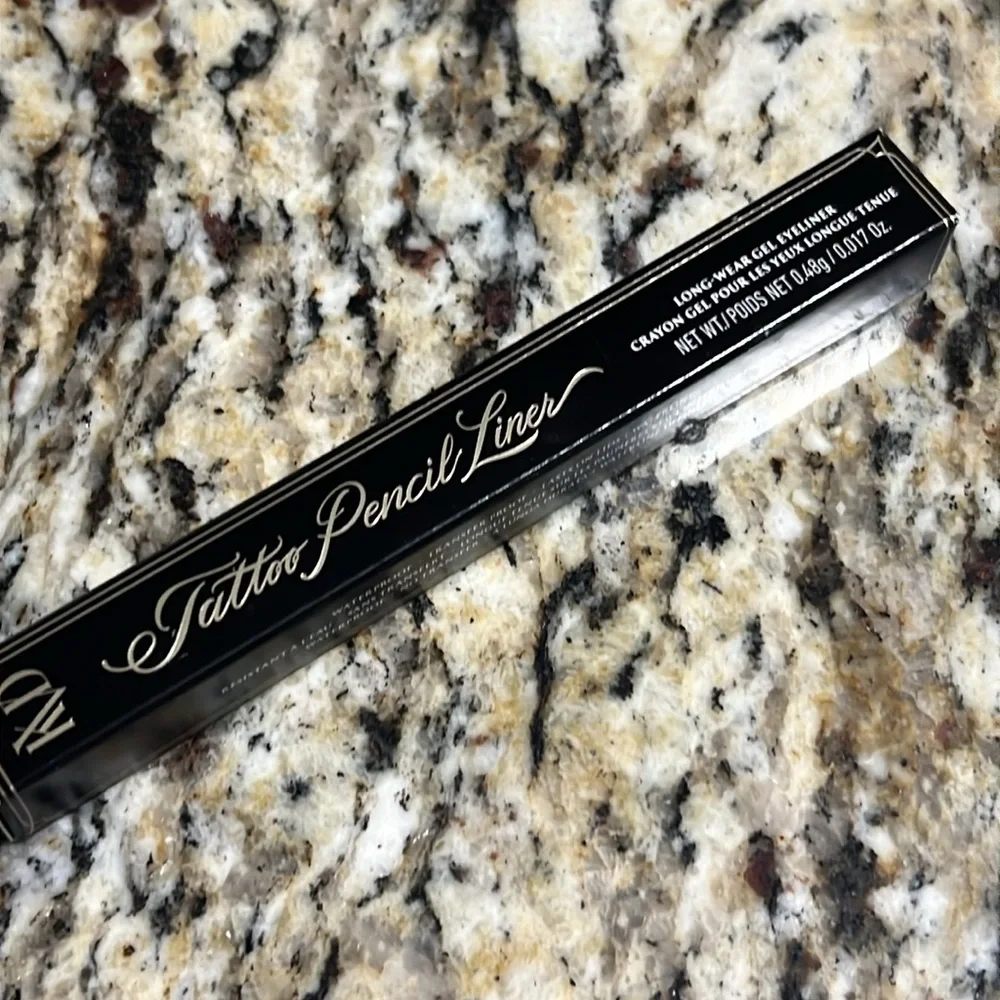 💕🌙KVD Radium Green Tattoo Pencil Liner